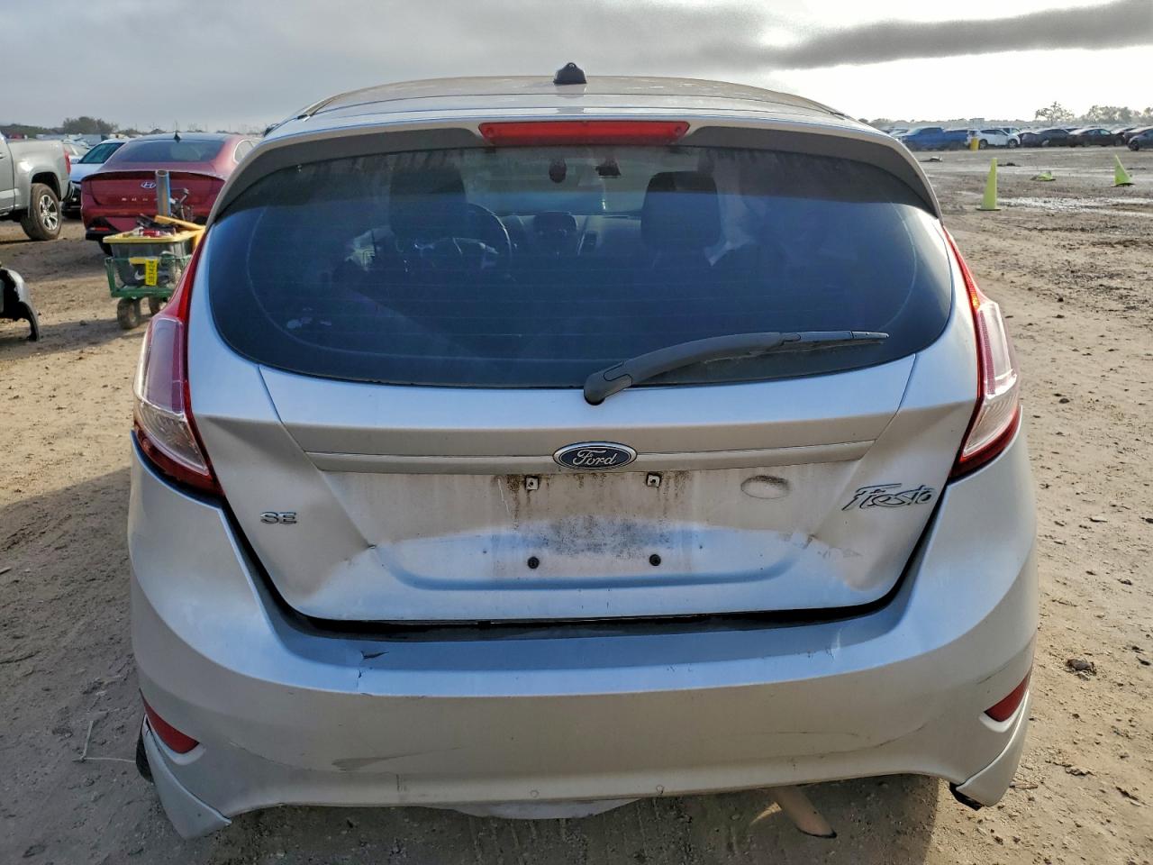 2016 FORD FIESTA SE photo 6