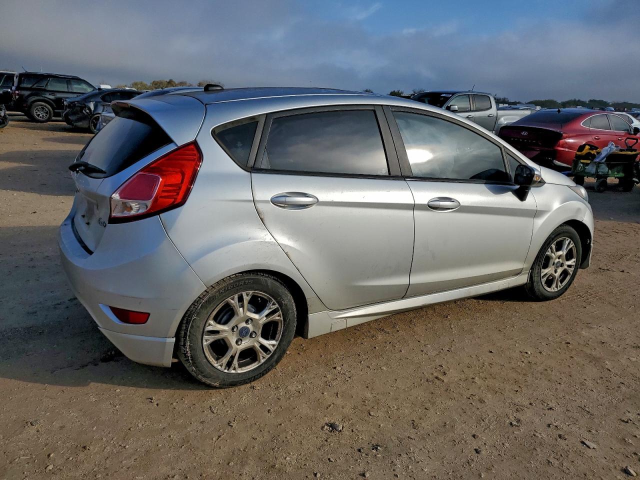 2016 FORD FIESTA SE photo 3