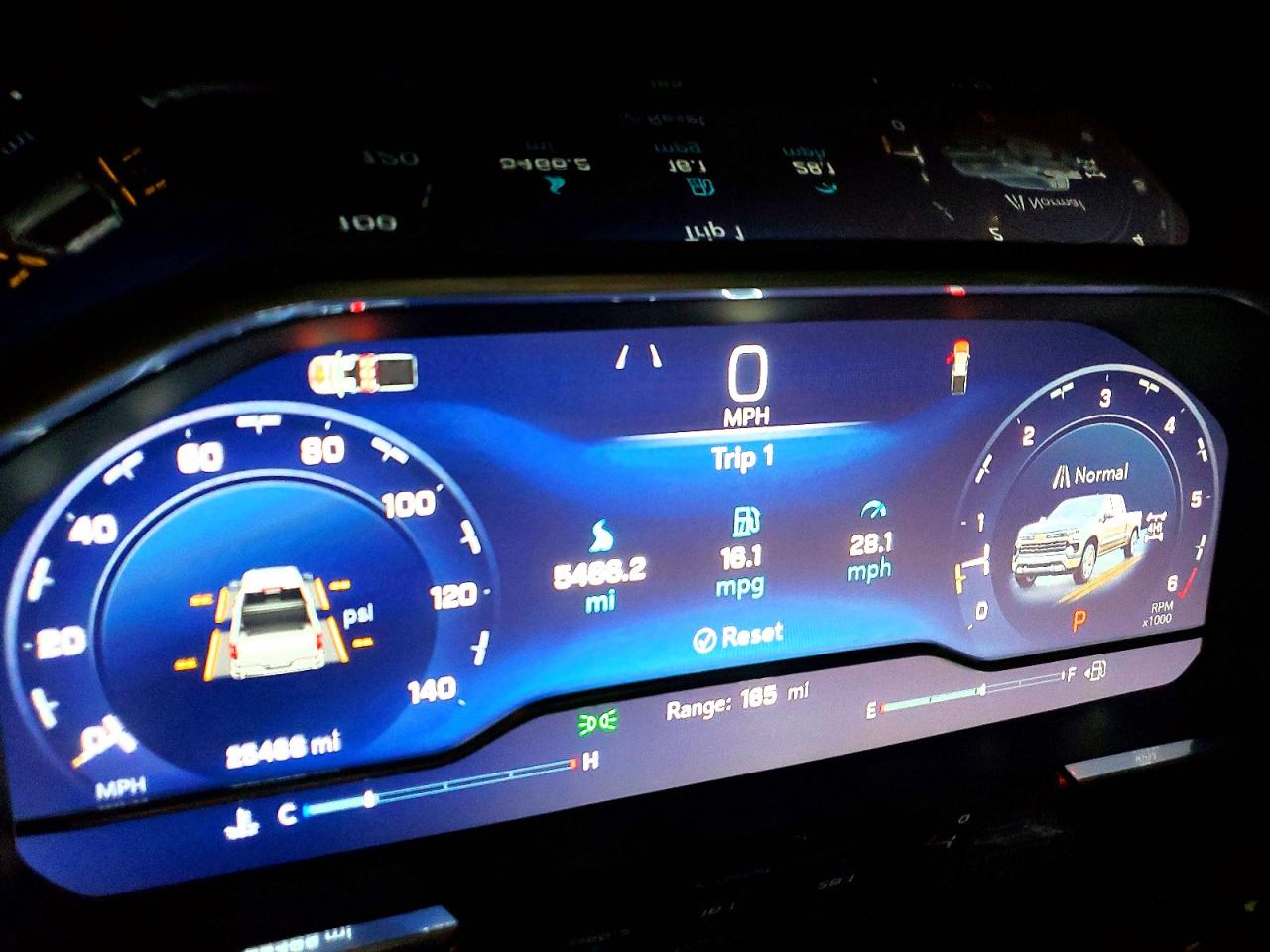 2024 CHEVROLET SILVERADO K1500 LT photo 9