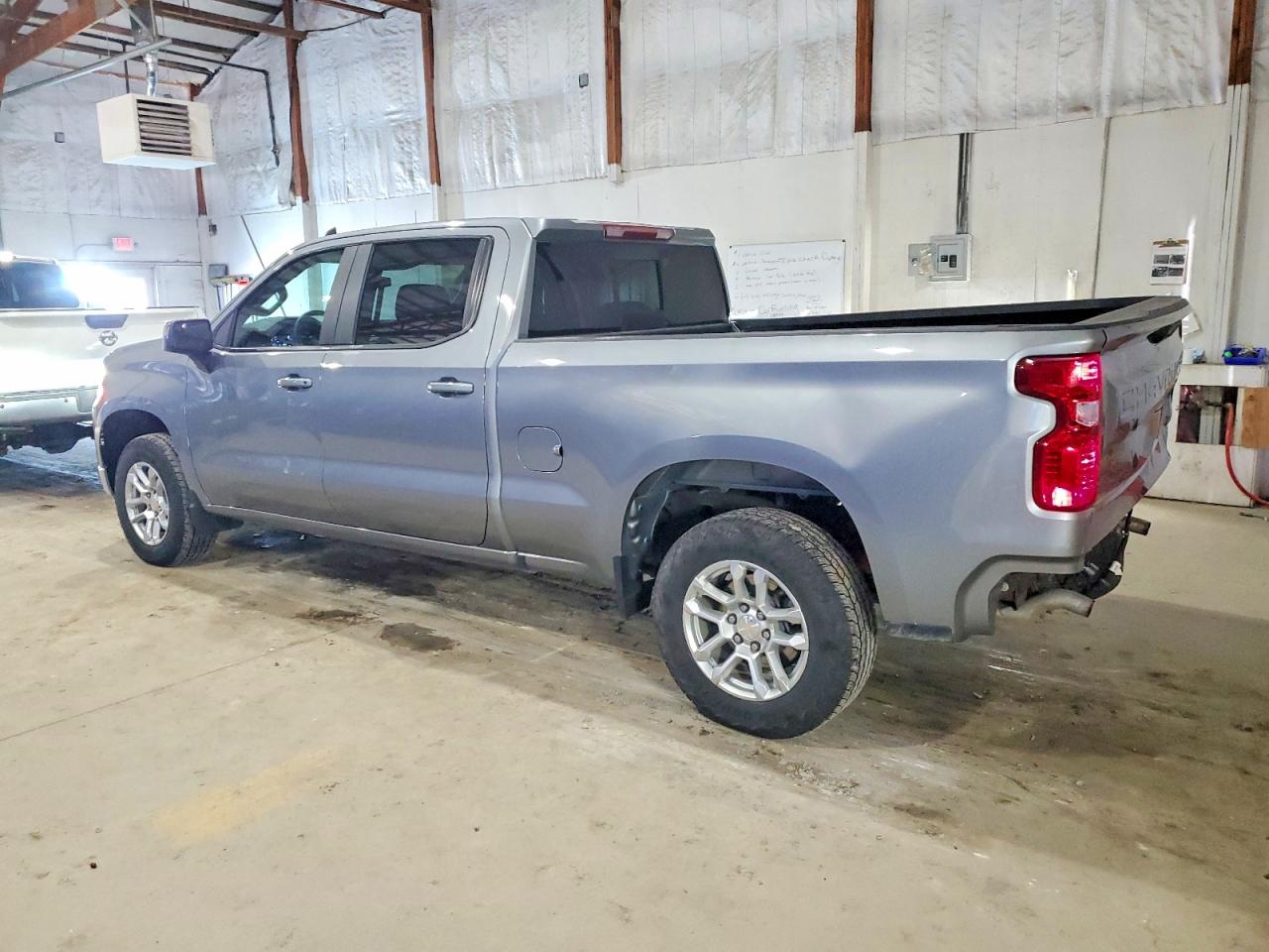 2024 CHEVROLET SILVERADO K1500 LT photo 2