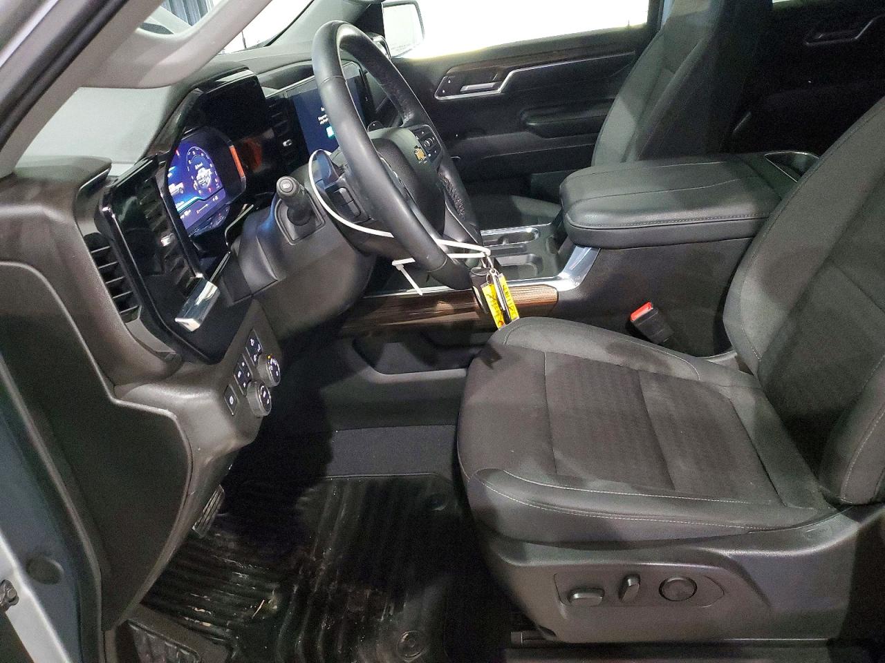 2024 CHEVROLET SILVERADO K1500 LT photo 7