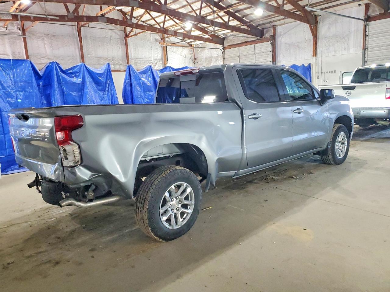 2024 CHEVROLET SILVERADO K1500 LT photo 3