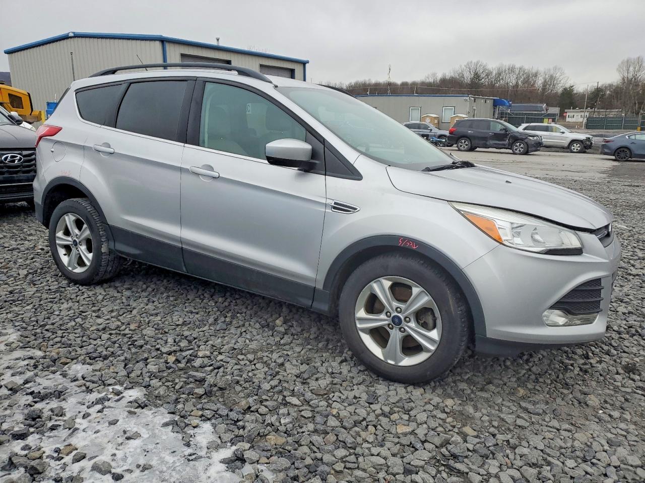 2015 FORD ESCAPE SE photo 4