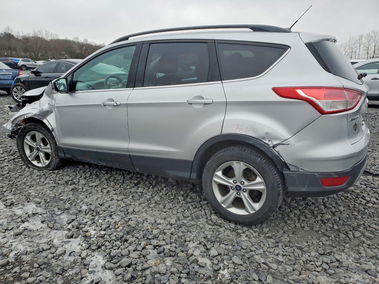 2015 FORD ESCAPE SE photo 2