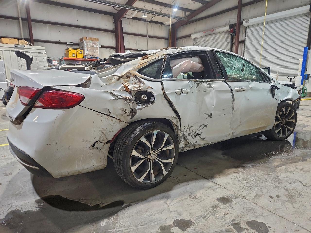 2016 CHRYSLER 200 C photo 3