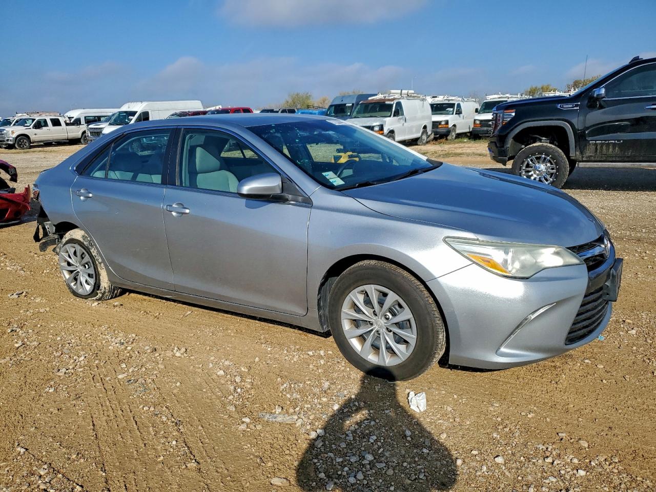 2015 TOYOTA CAMRY LE photo 4