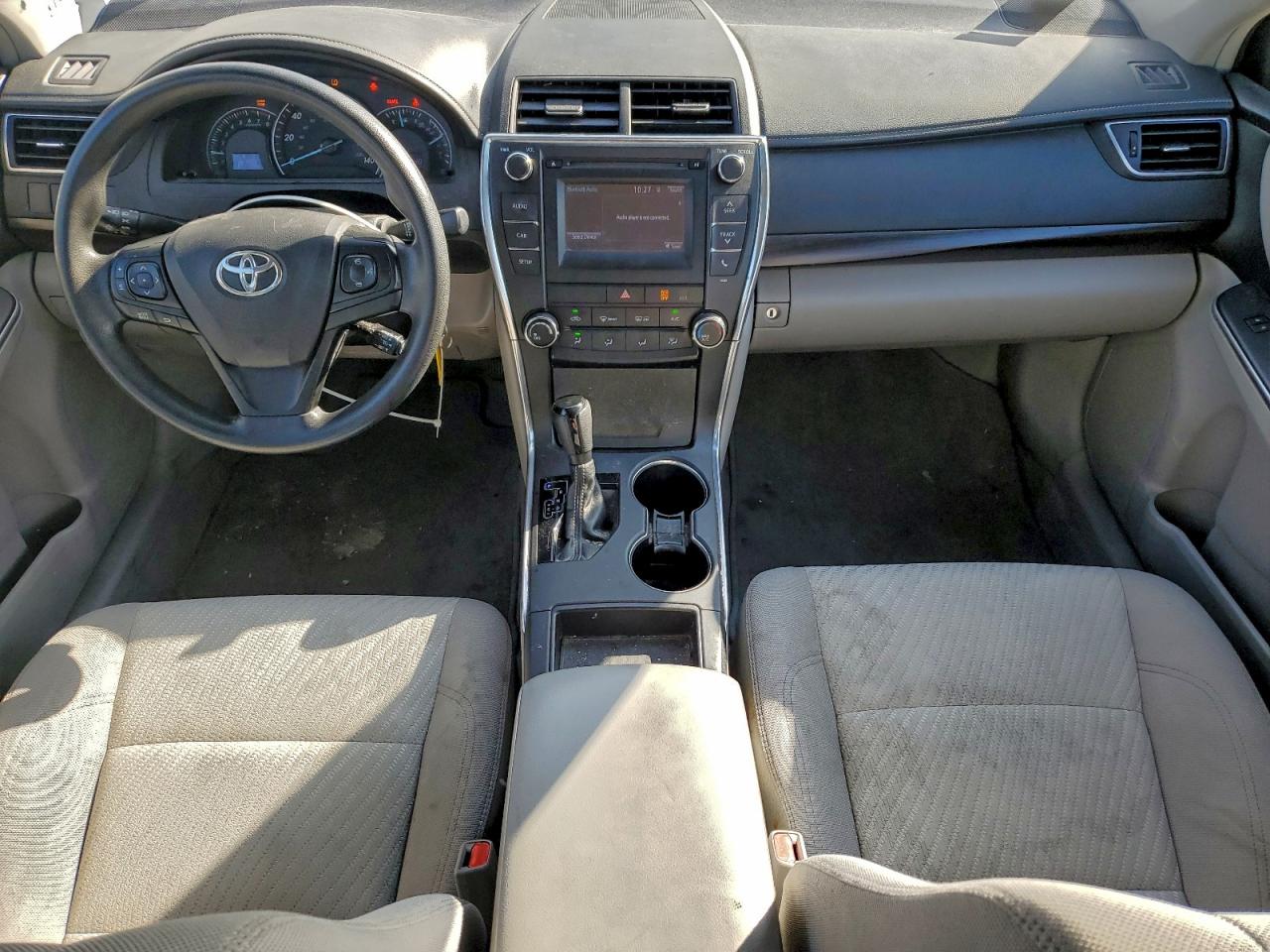 2015 TOYOTA CAMRY LE photo 8