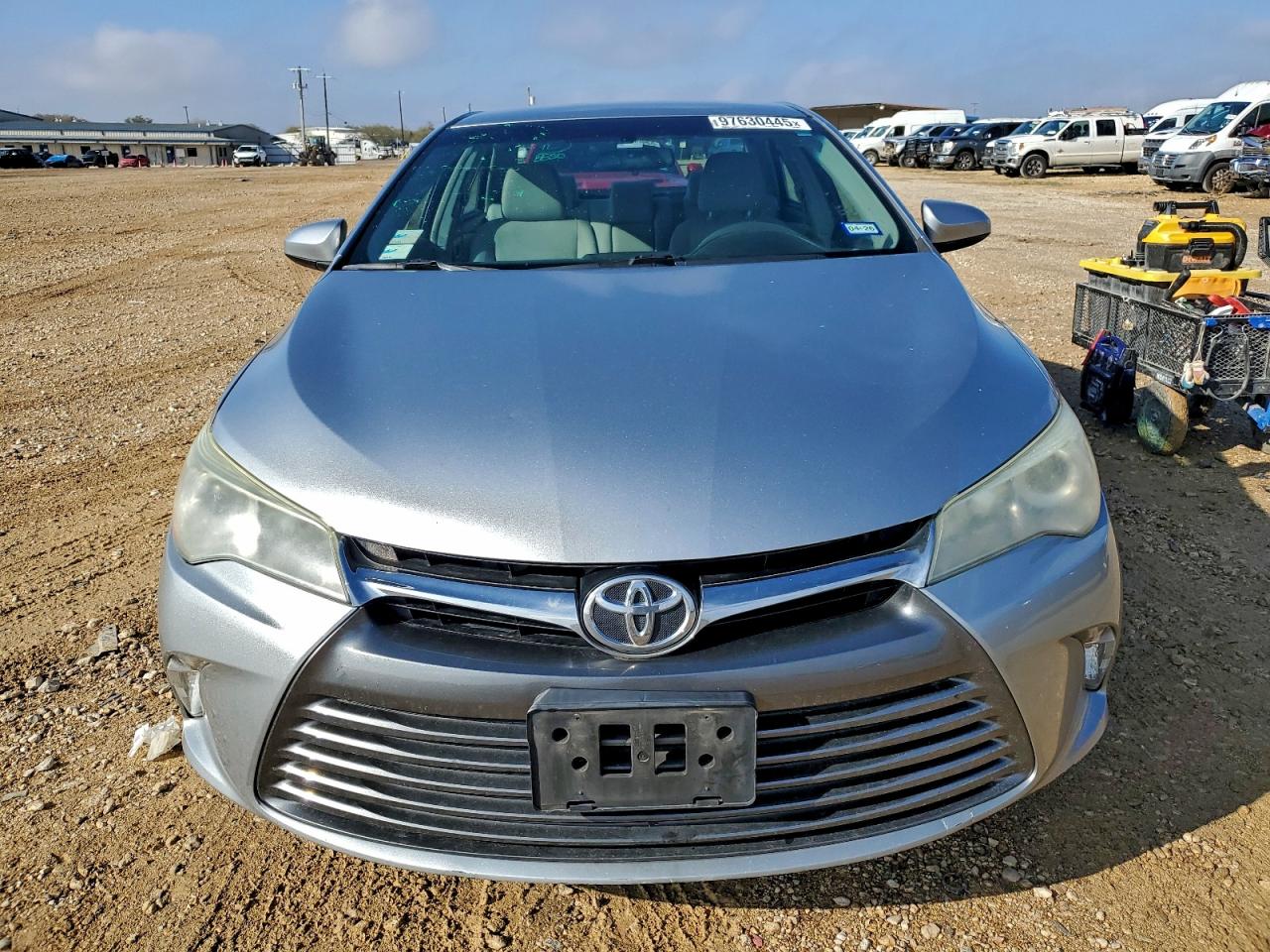 2015 TOYOTA CAMRY LE photo 5