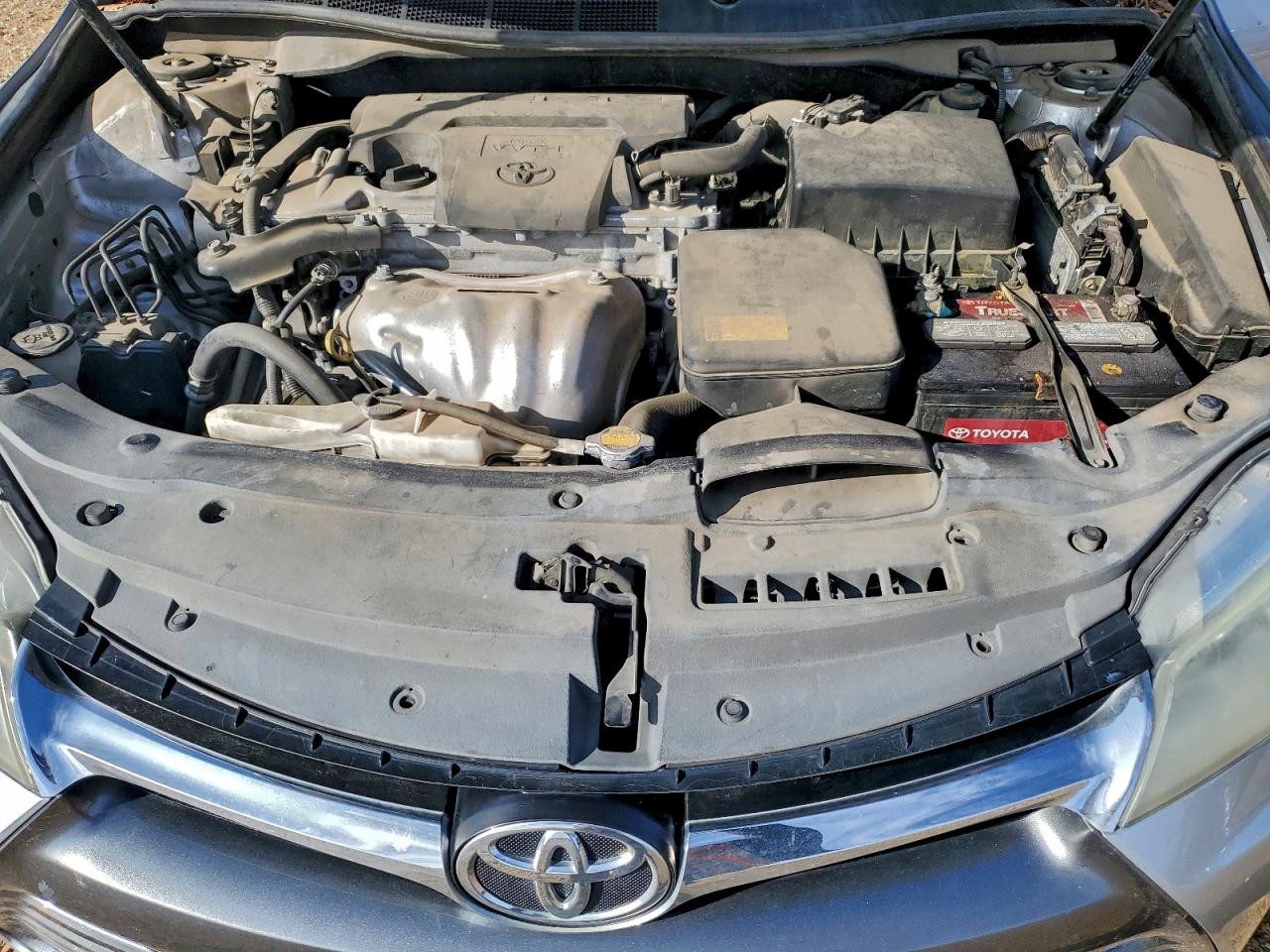 2015 TOYOTA CAMRY LE photo 11