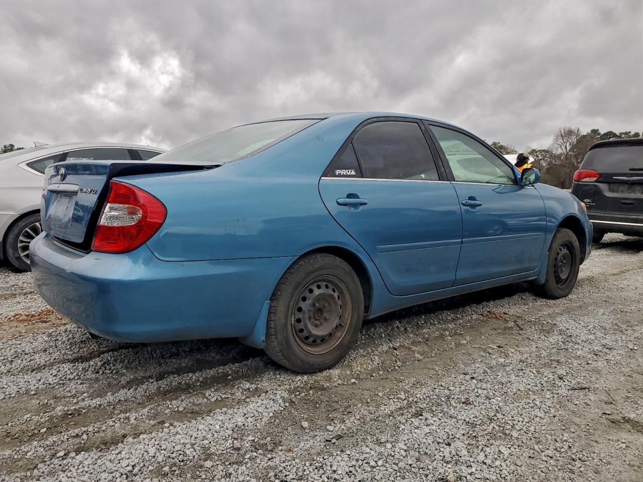 2002 TOYOTA CAMRY LE photo 3
