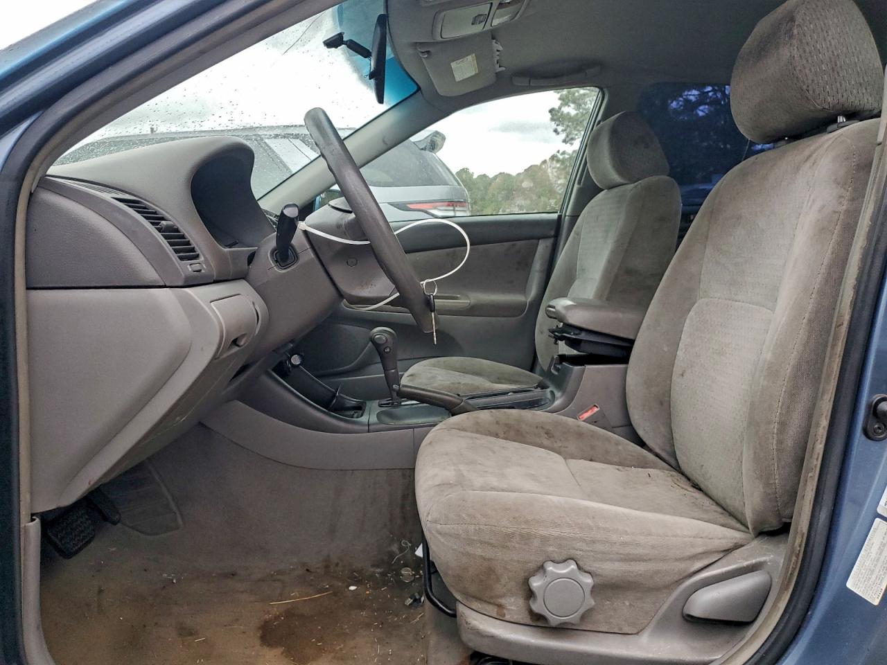 2002 TOYOTA CAMRY LE photo 7