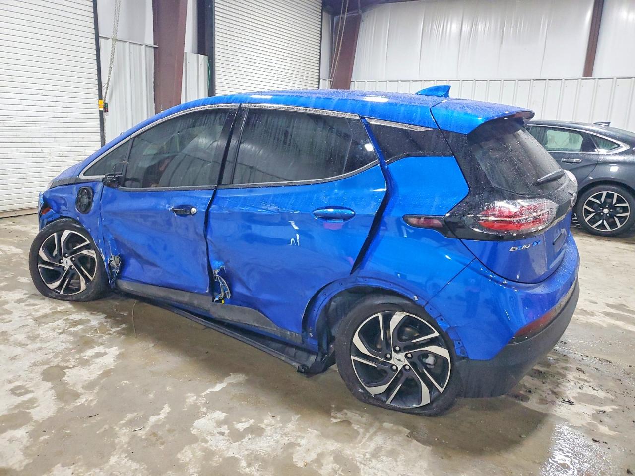 2023 CHEVROLET BOLT EV 2LT photo 2