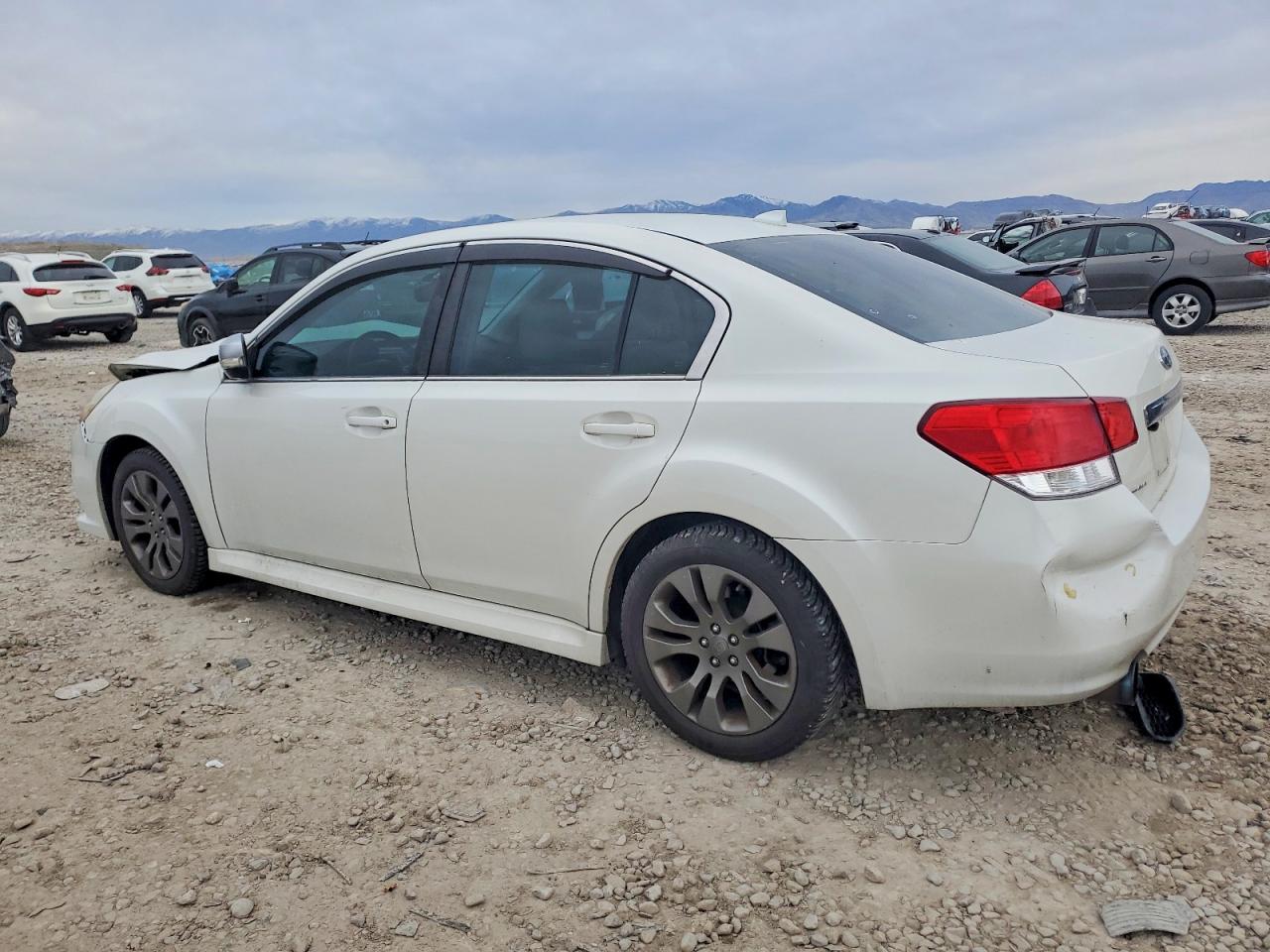2013 SUBARU LEGACY 2.5I LIMITED photo 2