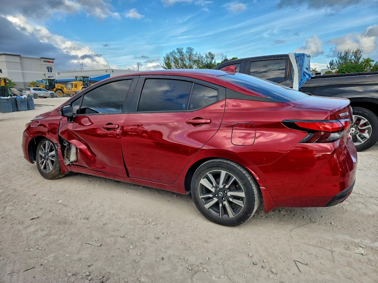 2021 NISSAN VERSA SV photo 2