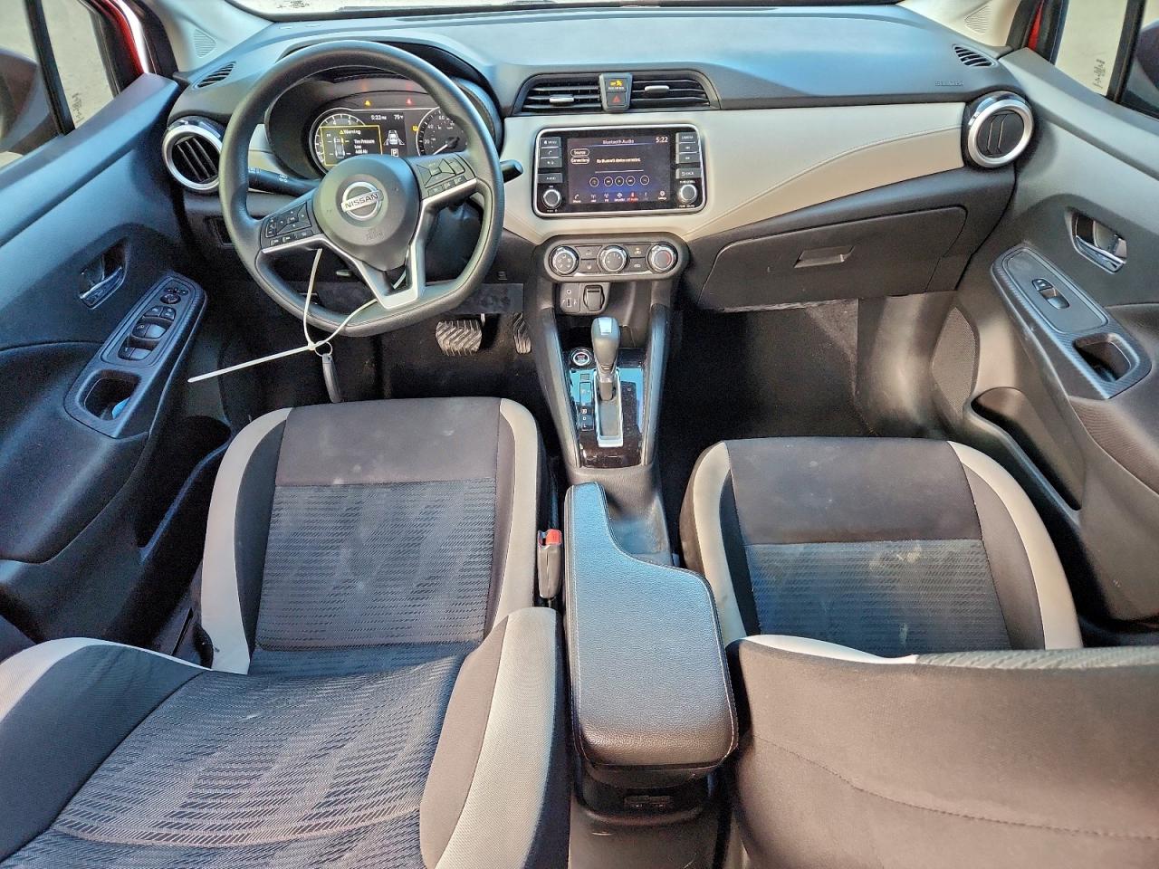 2021 NISSAN VERSA SV photo 8