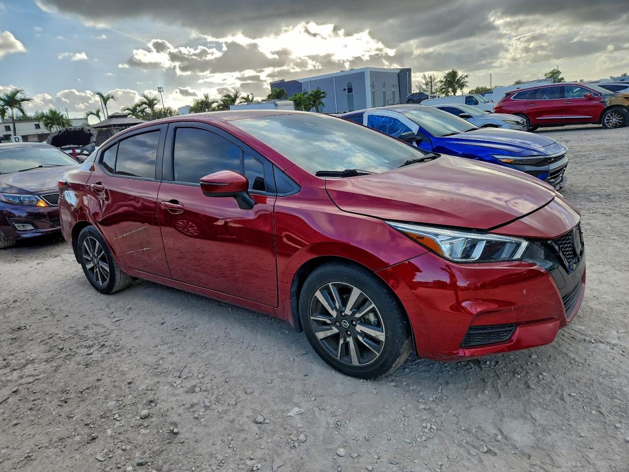 2021 NISSAN VERSA SV photo 4