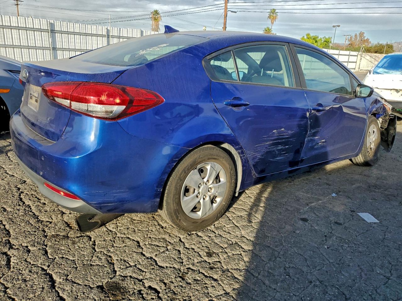 2017 KIA FORTE LX photo 5