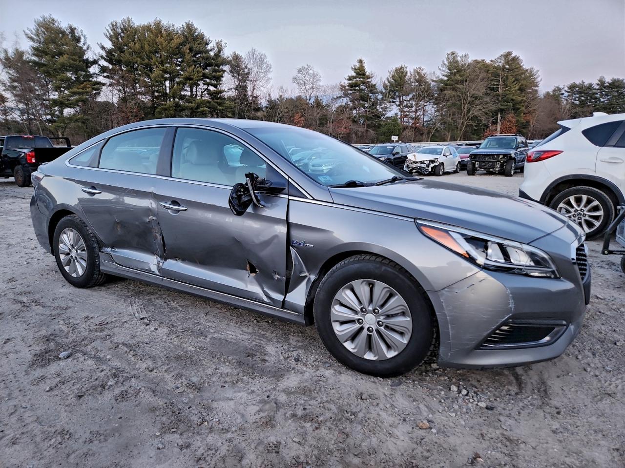 2017 HYUNDAI SONATA HYBRID photo 4