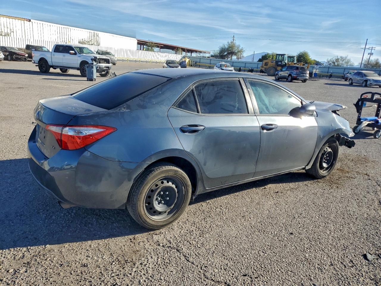 2014 TOYOTA COROLLA photo 3