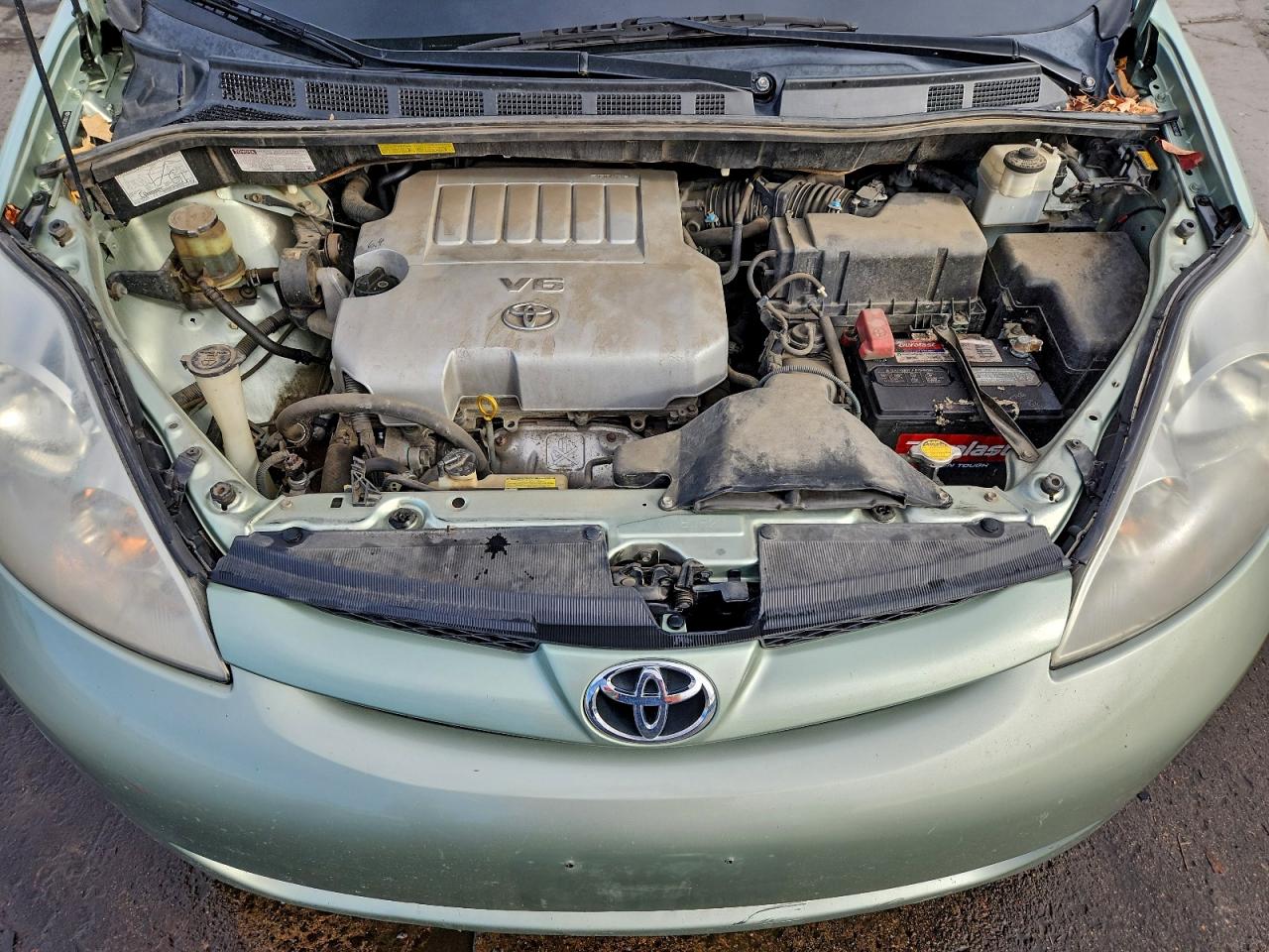 2008 TOYOTA SIENNA LE photo 12