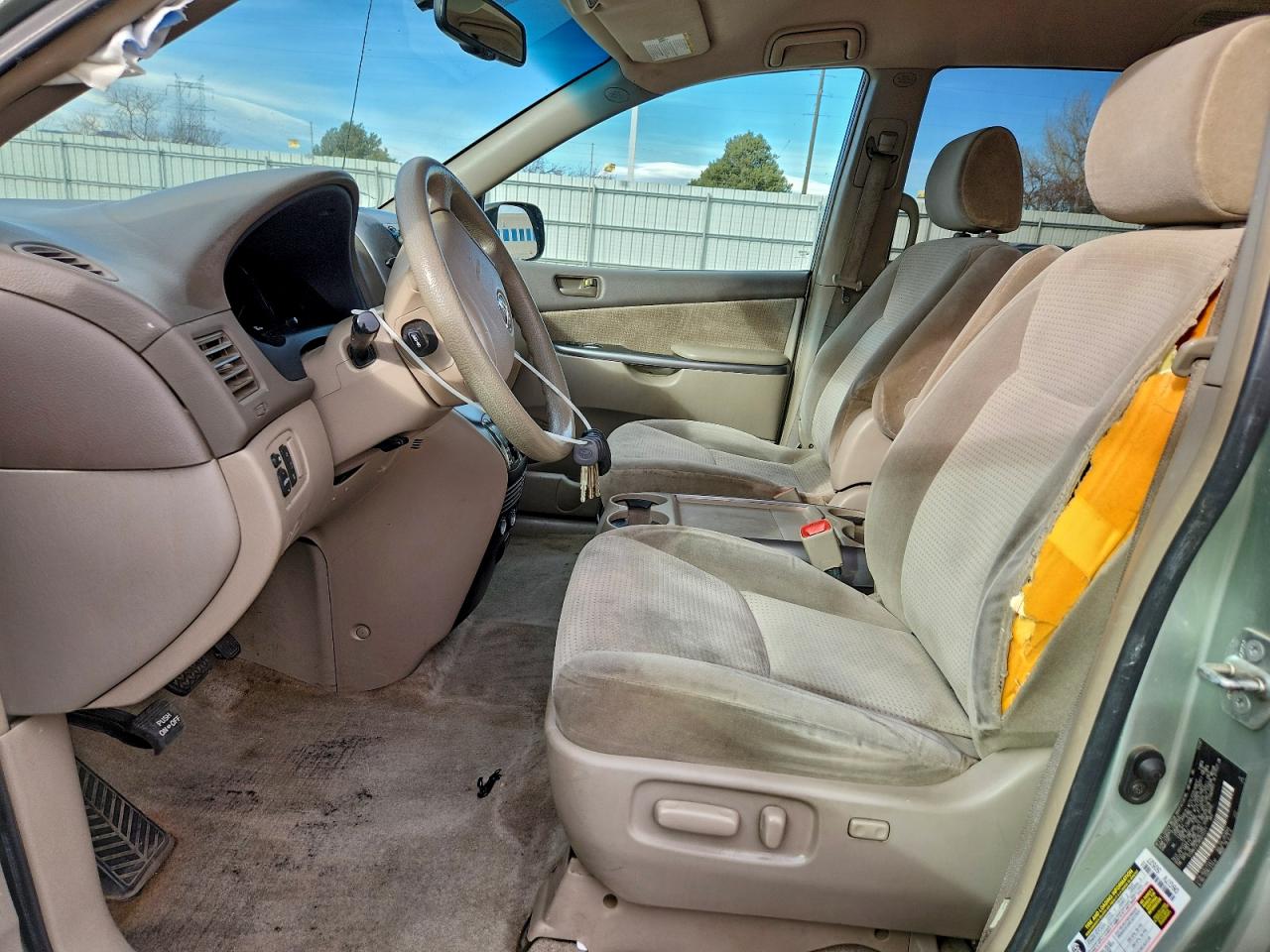 2008 TOYOTA SIENNA LE photo 7