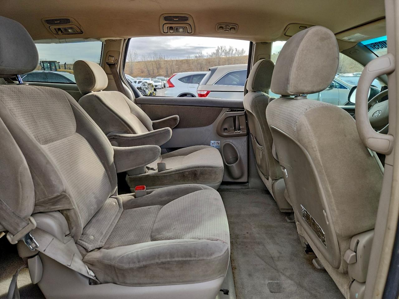 2008 TOYOTA SIENNA LE photo 11