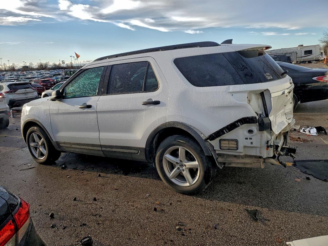2019 FORD EXPLORER photo 2