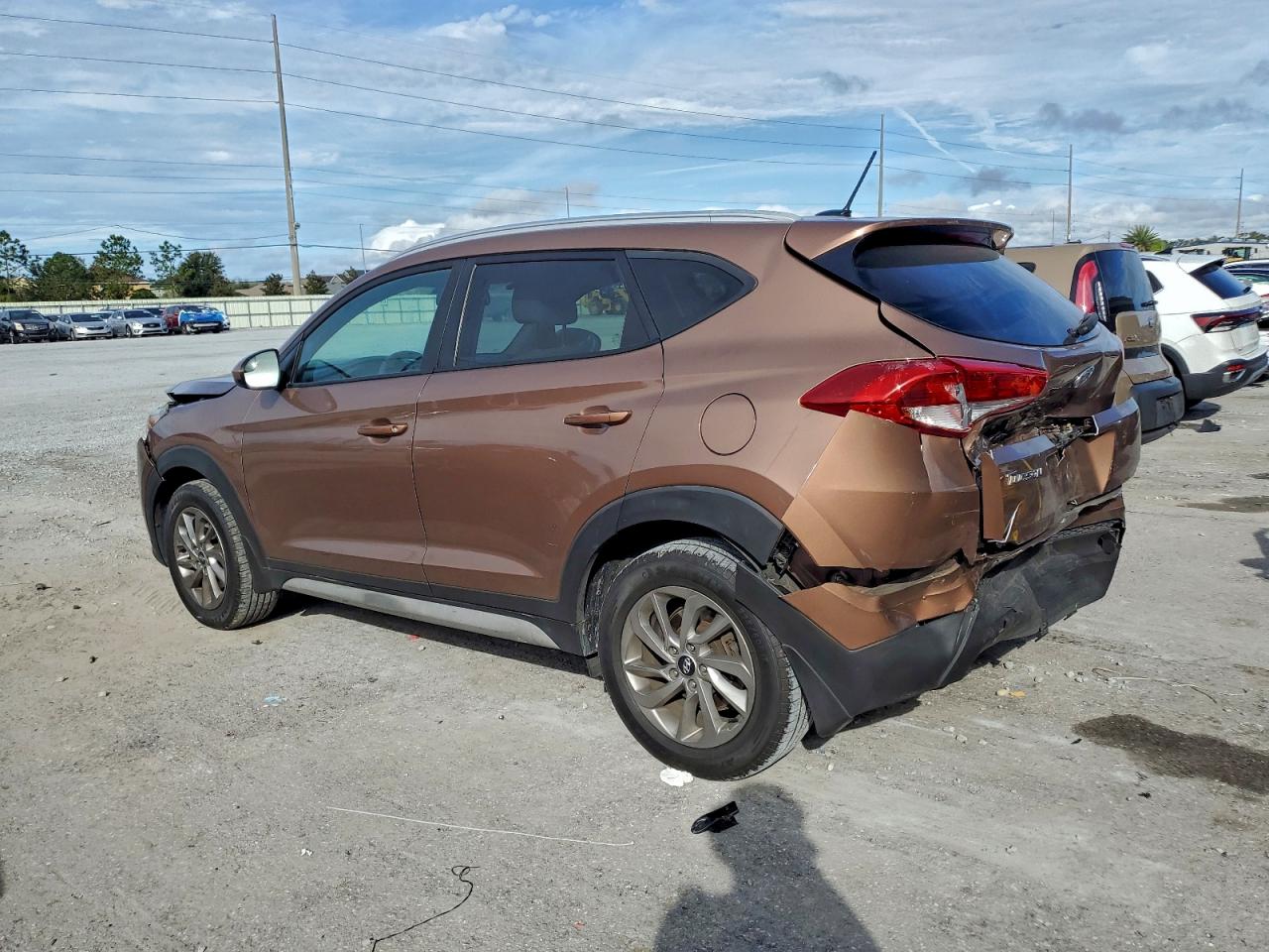 2017 HYUNDAI TUCSON SE photo 2