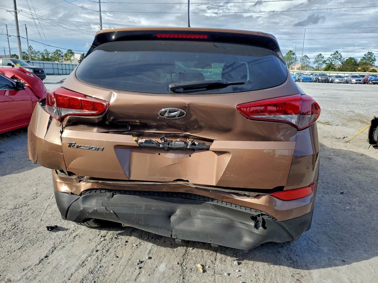 2017 HYUNDAI TUCSON SE photo 6