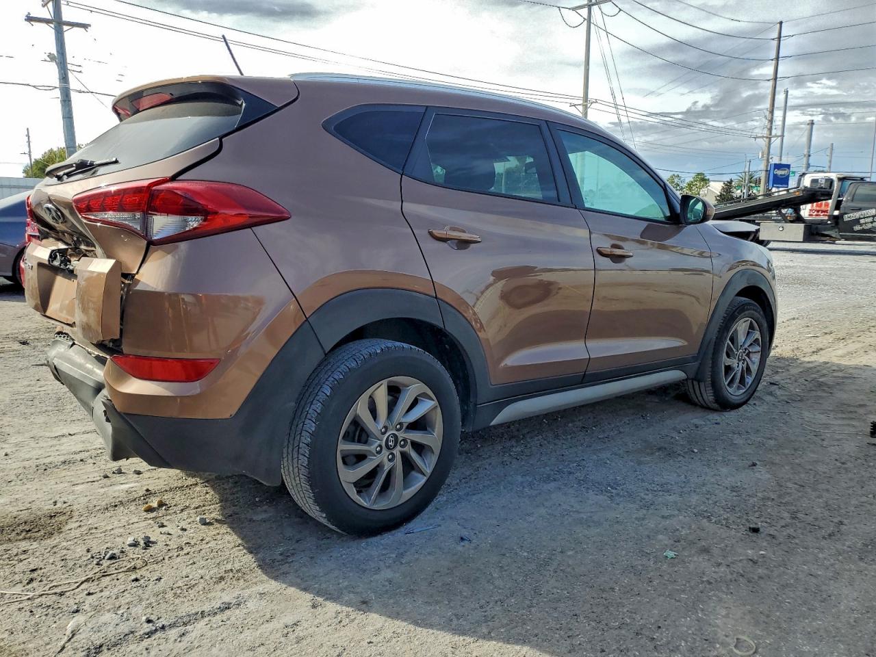 2017 HYUNDAI TUCSON SE photo 3