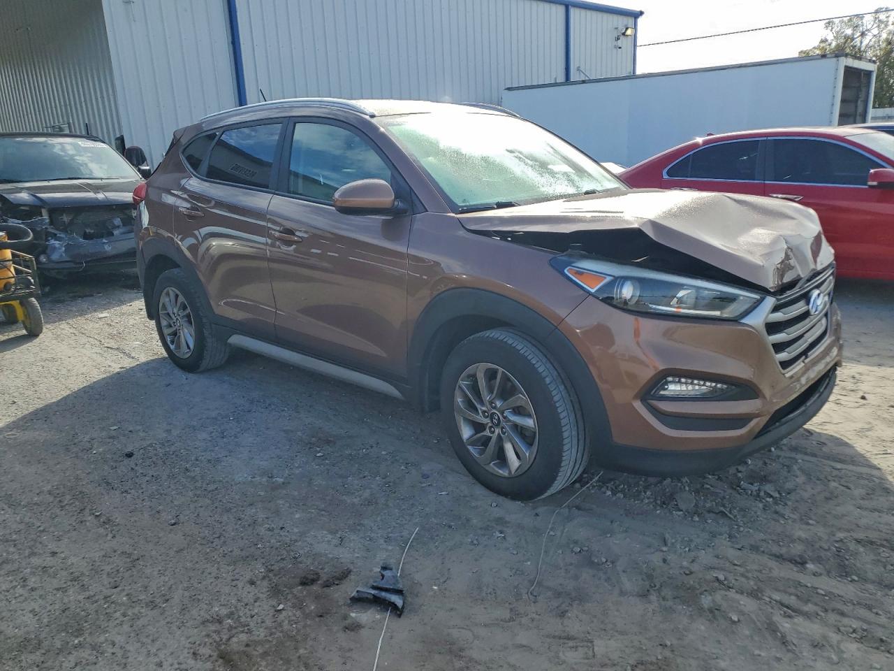 2017 HYUNDAI TUCSON SE photo 4