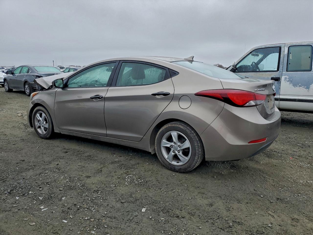 2015 HYUNDAI ELANTRA SE photo 2