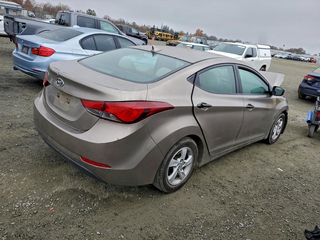 2015 HYUNDAI ELANTRA SE photo 3