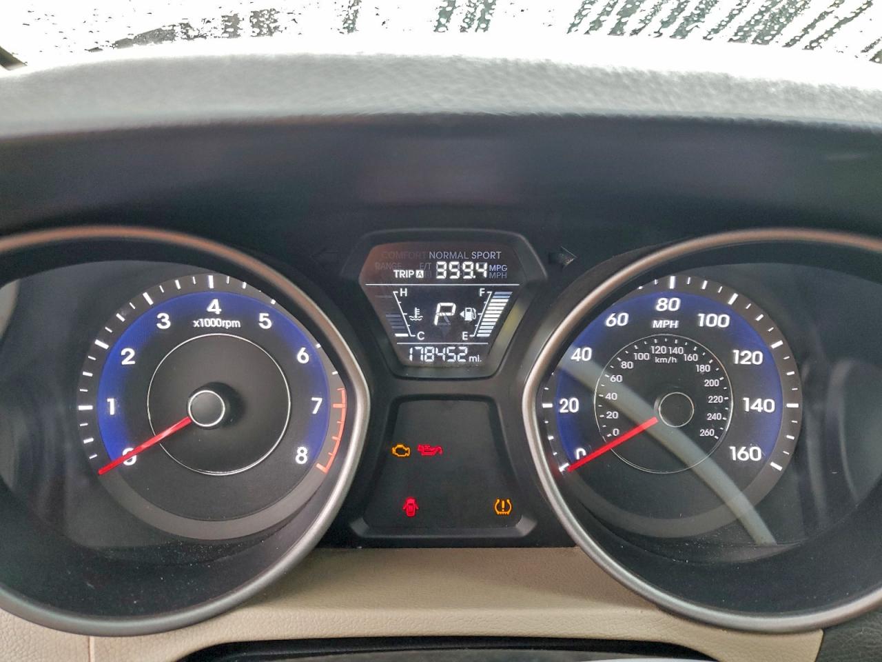 2015 HYUNDAI ELANTRA SE photo 9