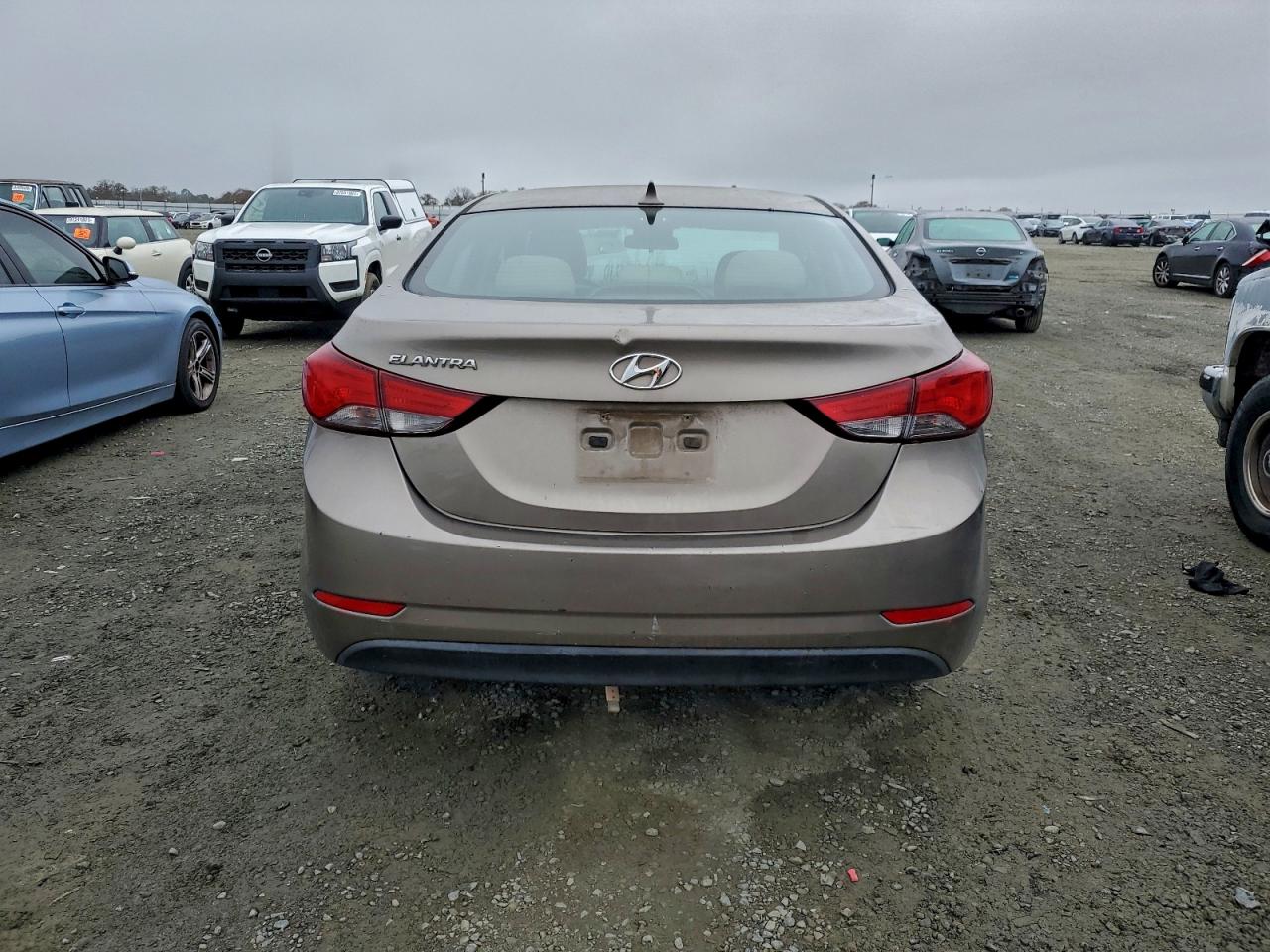 2015 HYUNDAI ELANTRA SE photo 6