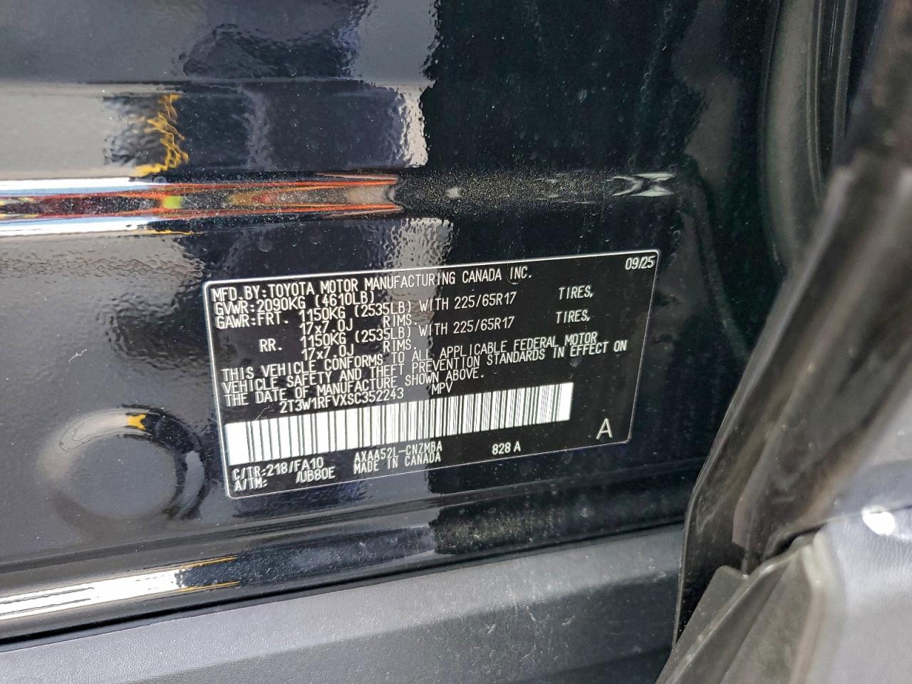 2025 TOYOTA RAV4 XLE photo 23