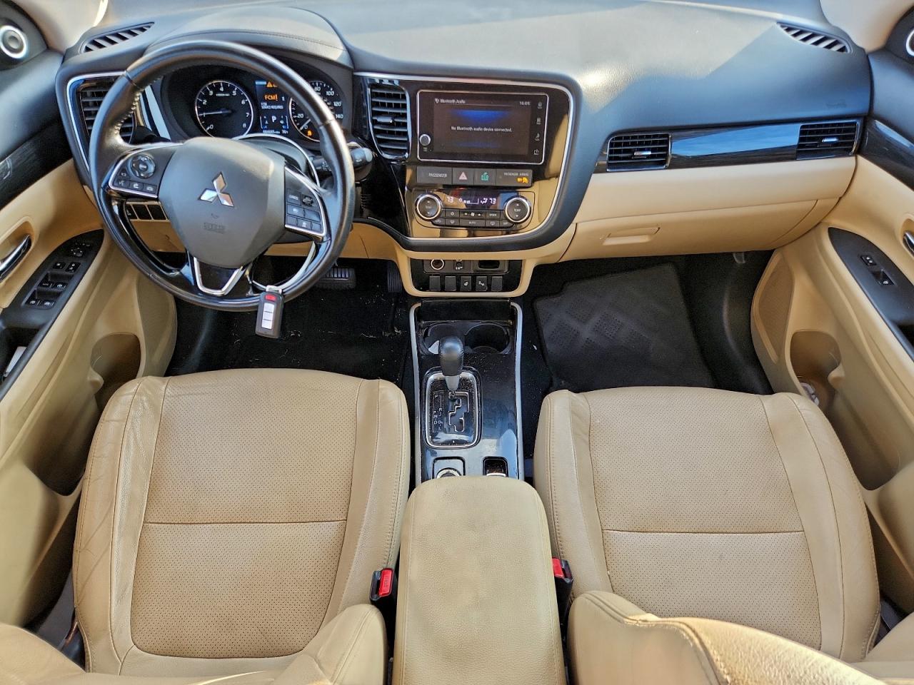 2017 MITSUBISHI OUTLANDER SE photo 8