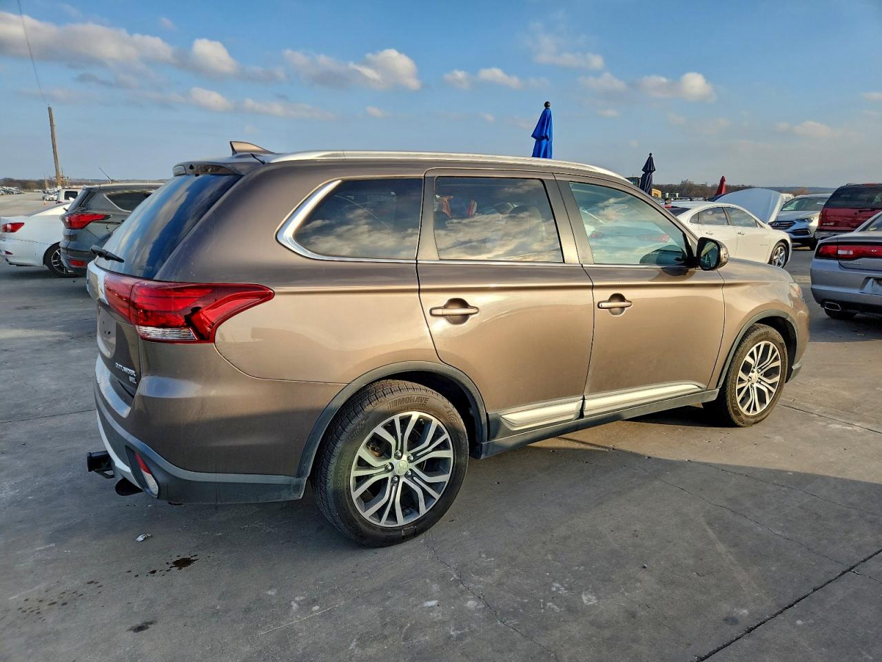 2017 MITSUBISHI OUTLANDER SE photo 3
