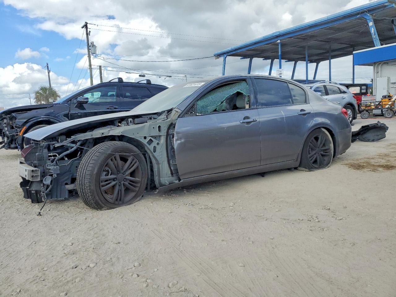 2013 INFINITI G37