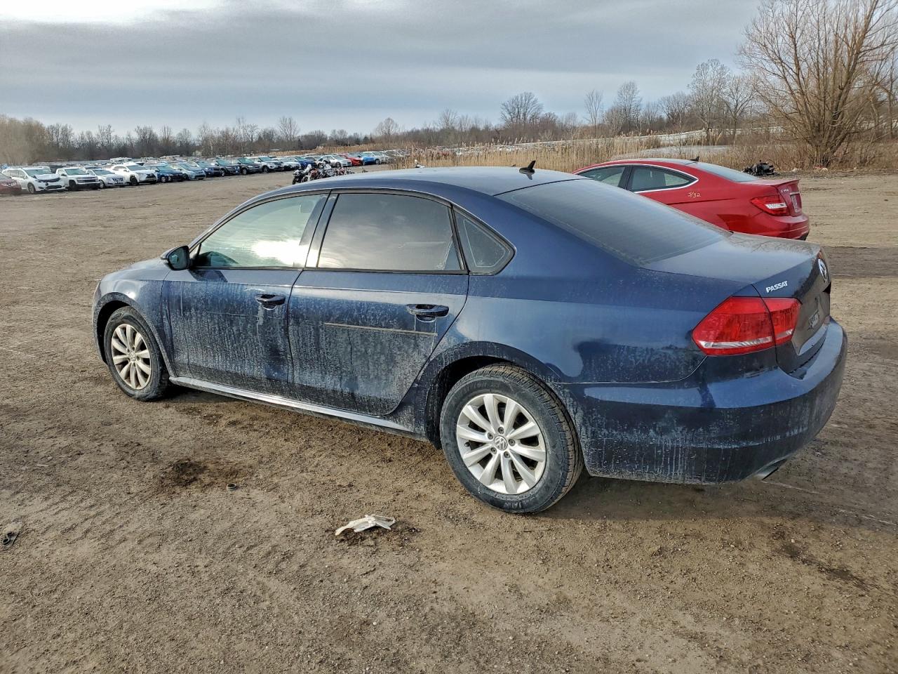 2012 VOLKSWAGEN PASSAT S photo 2