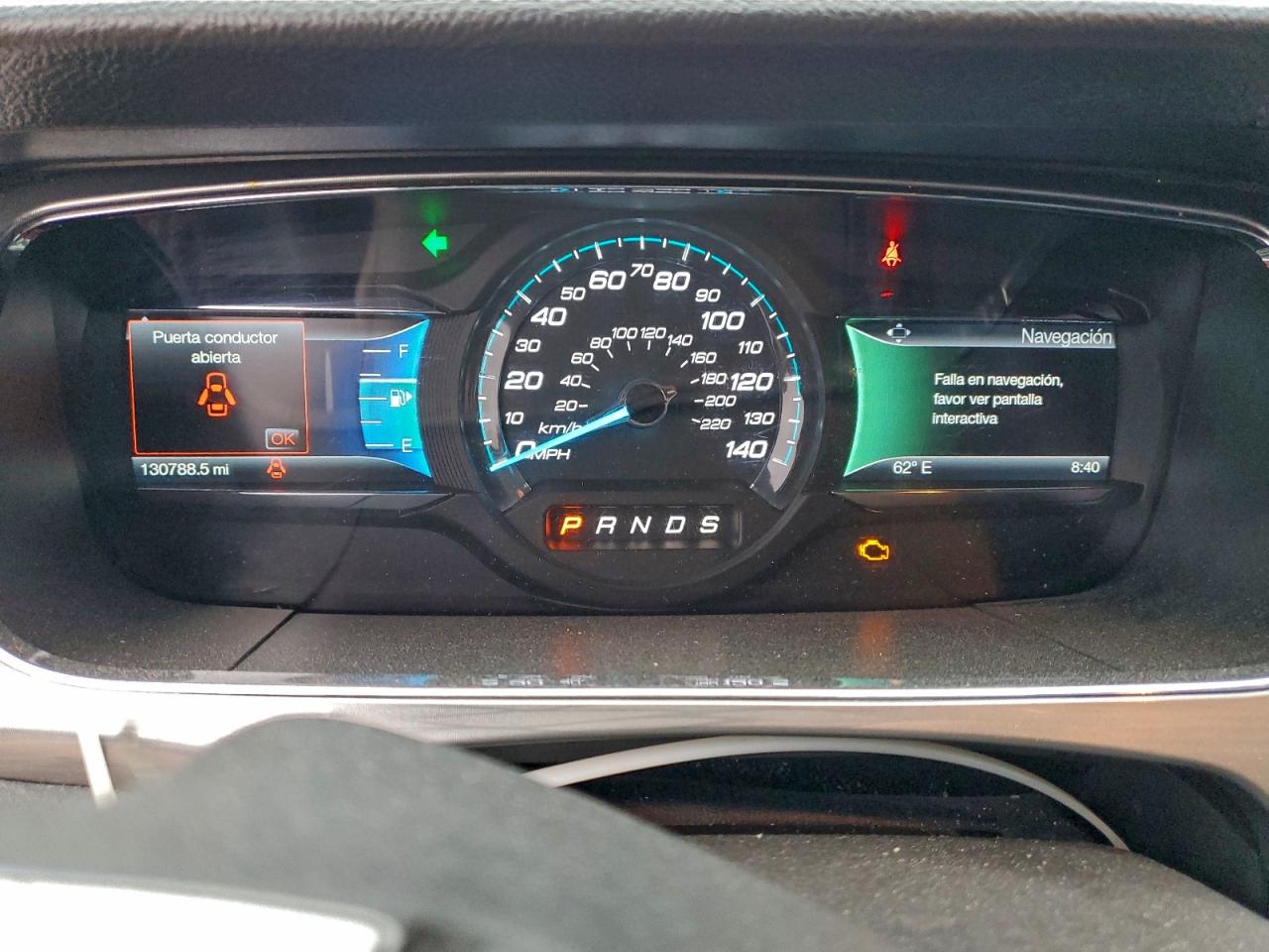 2015 FORD TAURUS SEL photo 9