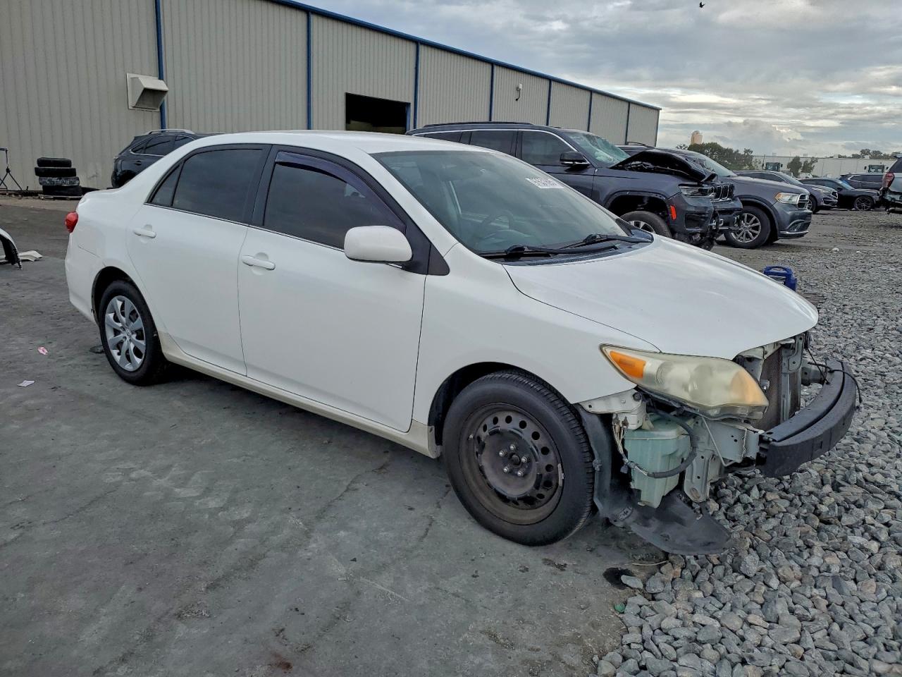2013 TOYOTA COROLLA BASE photo 4