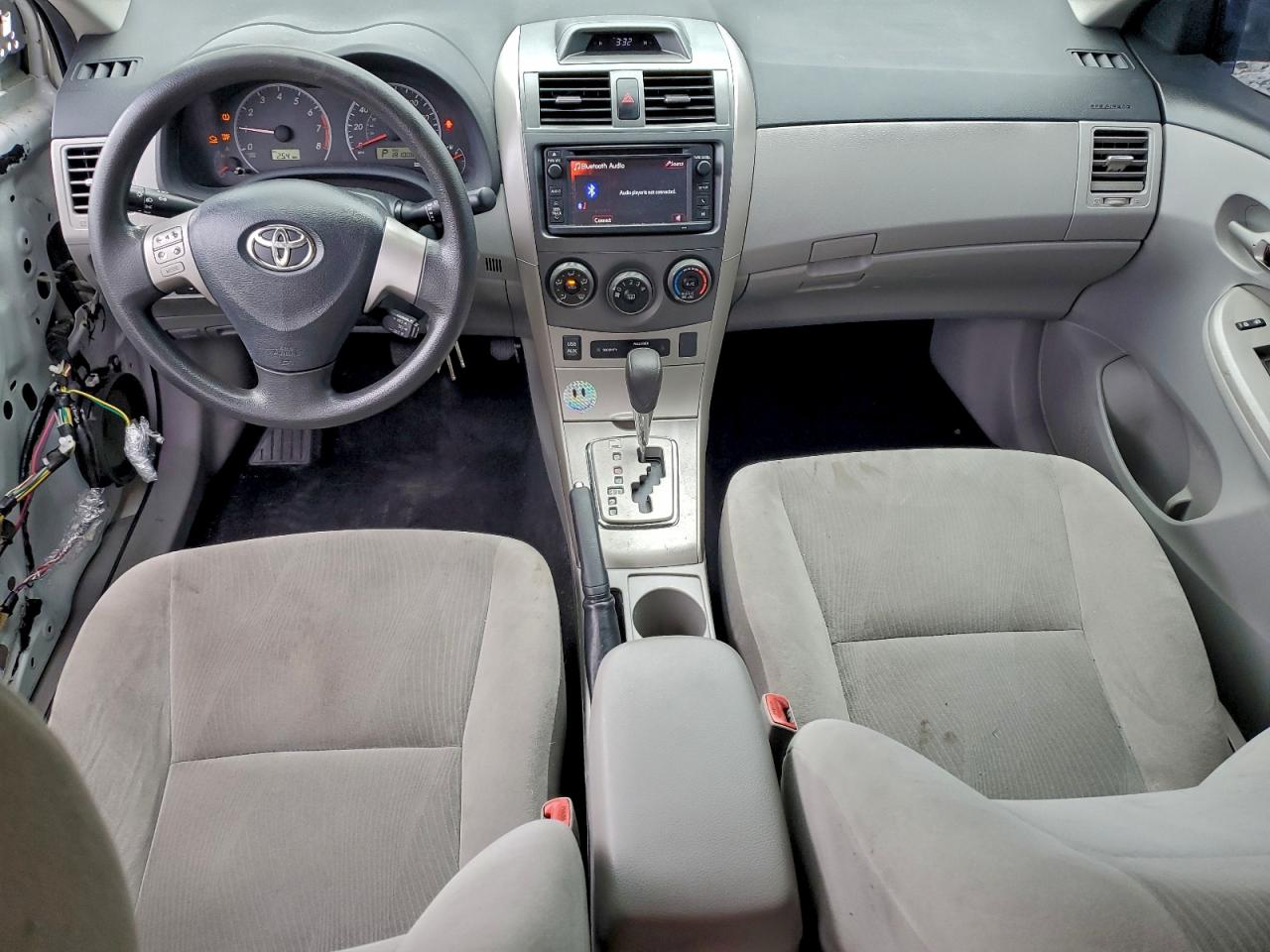 2013 TOYOTA COROLLA BASE photo 8