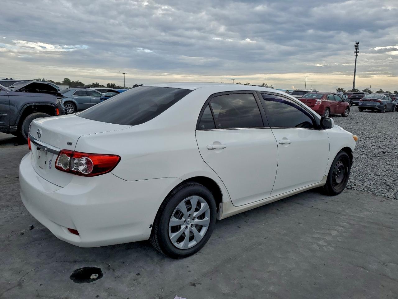 2013 TOYOTA COROLLA BASE photo 3