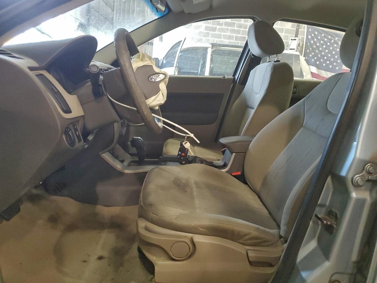 2009 FORD FOCUS SE photo 7
