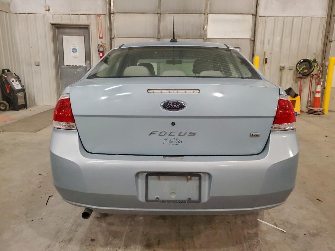 2009 FORD FOCUS SE photo 6