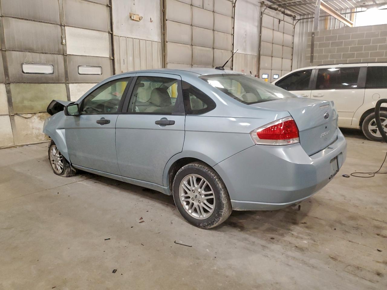 2009 FORD FOCUS SE photo 2