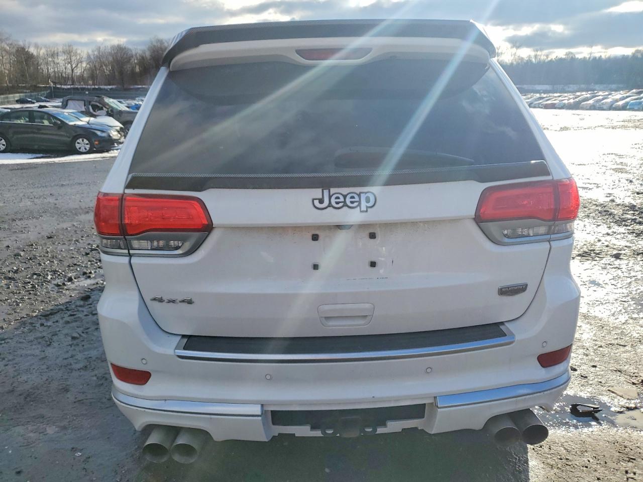 2016 JEEP GRAND CHEROKEE SUMMIT photo 6