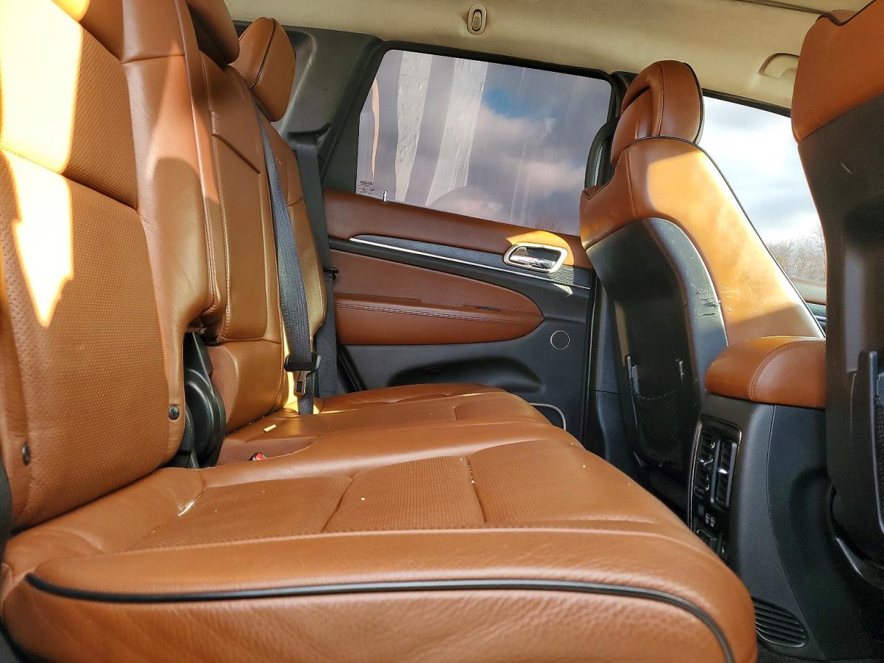 2016 JEEP GRAND CHEROKEE SUMMIT photo 10