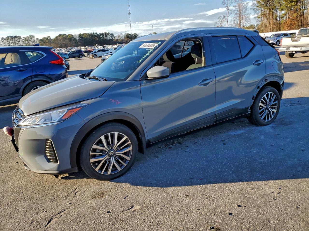 2021 NISSAN KICKS